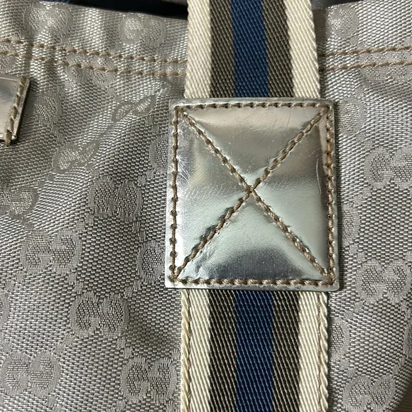 Gucci GG Silver Nylon open tote bag with green,blue,cream nylon stripes - Picture 9 of 17